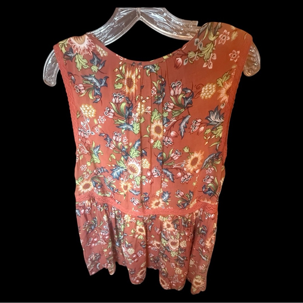 Democracy Brick red floral design babydoll top. Lace trim on sleeves & waist szM - Picture 5 of 10